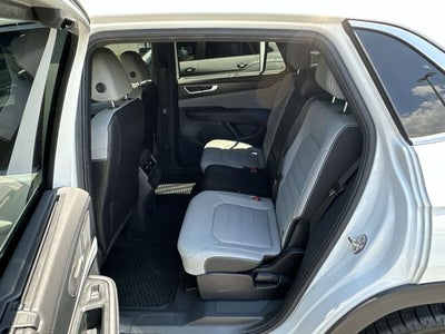 2024 Volkswagen Atlas Cross Sport 2.0T SEL R-Line