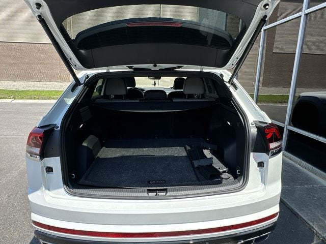 2024 Volkswagen Atlas Cross Sport 2.0T SEL R-Line