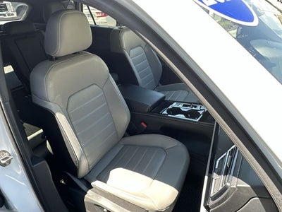 2024 Volkswagen Atlas Cross Sport 2.0T SEL R-Line