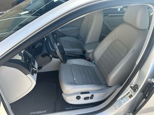 2017 Volkswagen Passat SEL Premium
