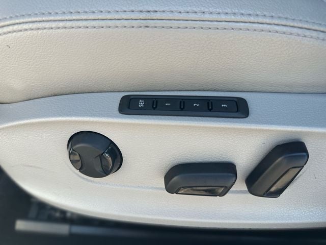 2017 Volkswagen Passat SEL Premium