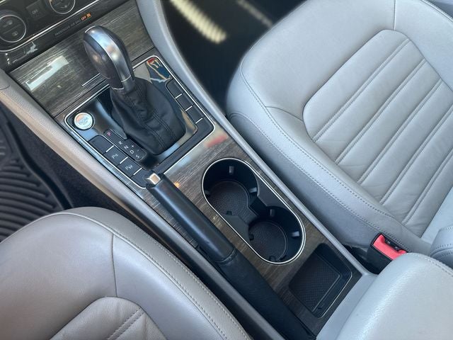 2017 Volkswagen Passat SEL Premium