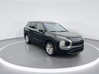 2025 Mitsubishi Outlander ES