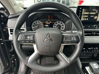 2025 Mitsubishi Outlander ES