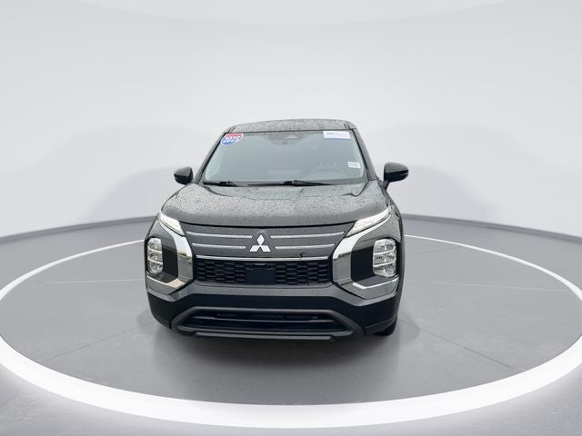 2025 Mitsubishi Outlander ES