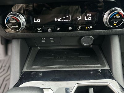 2025 Mitsubishi Outlander ES