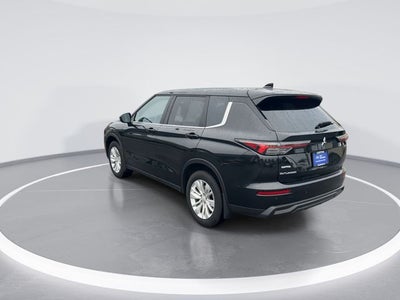 2025 Mitsubishi Outlander ES