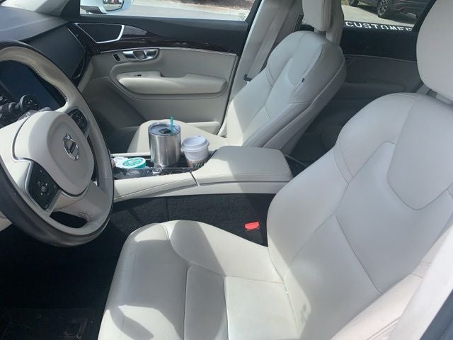 2018 Volvo XC90 T6 Momentum