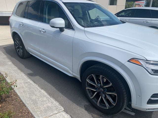 2018 Volvo XC90 T6 Momentum