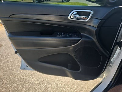 2019 Jeep Grand Cherokee Laredo E