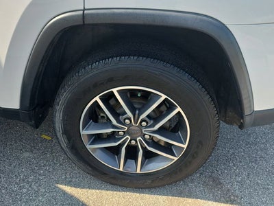 2019 Jeep Grand Cherokee Laredo E