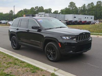 2023 Jeep Grand Cherokee Laredo