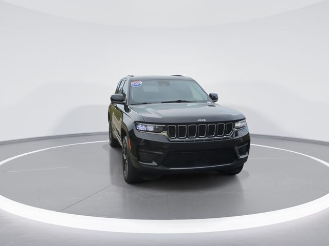2023 Jeep Grand Cherokee Laredo