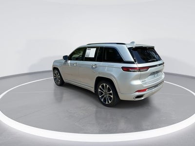 2022 Jeep Grand Cherokee Overland