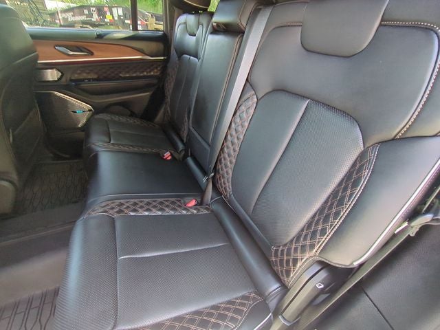 2022 Jeep Grand Cherokee Summit Reserve