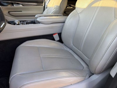 2024 Jeep Wagoneer Base