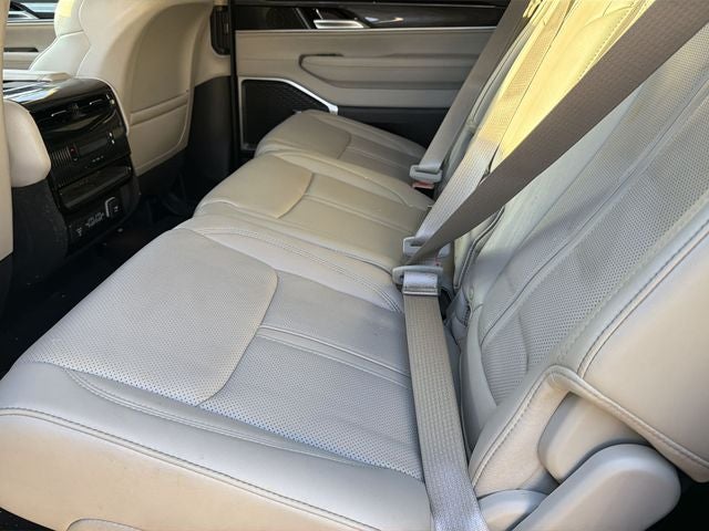 2024 Jeep Wagoneer Base