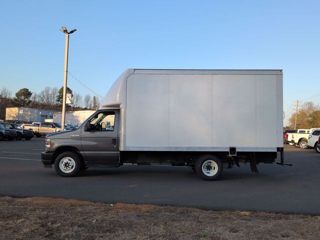 2023 Ford E-350SD BOX VAN W/ RAMP Cutaway