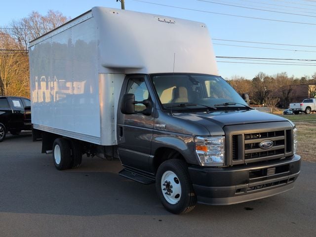 2023 Ford E-350SD BOX VAN W/ RAMP Cutaway