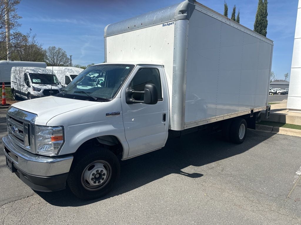 2025 Ford E-450SD Base