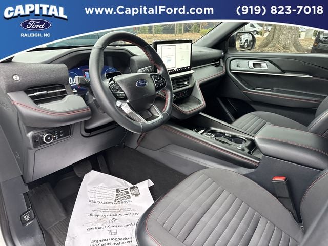 2025 Ford Explorer ST-Line