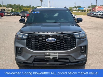 2025 Ford Explorer ST-Line