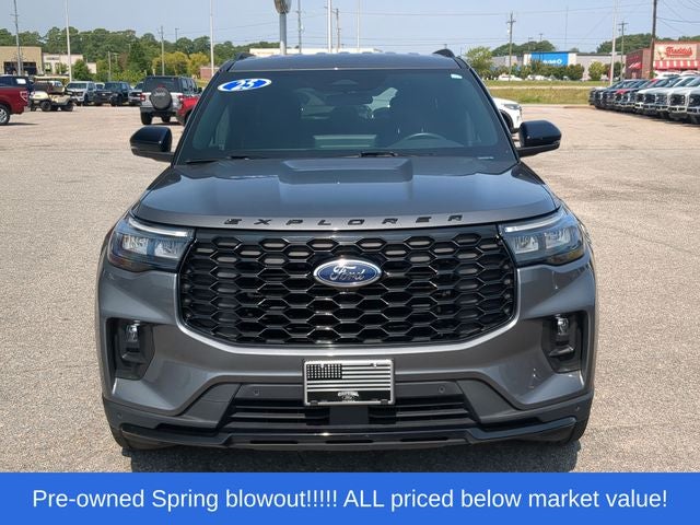 2025 Ford Explorer ST-Line