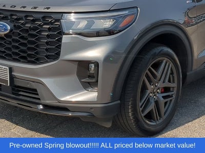 2025 Ford Explorer ST-Line