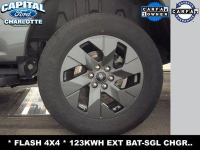 2025 Ford F-150 Lightning Flash