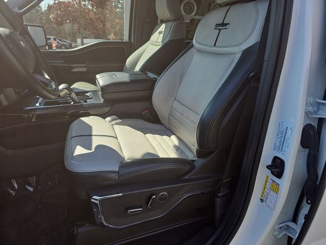 2025 Ford F-150 Lightning Platinum