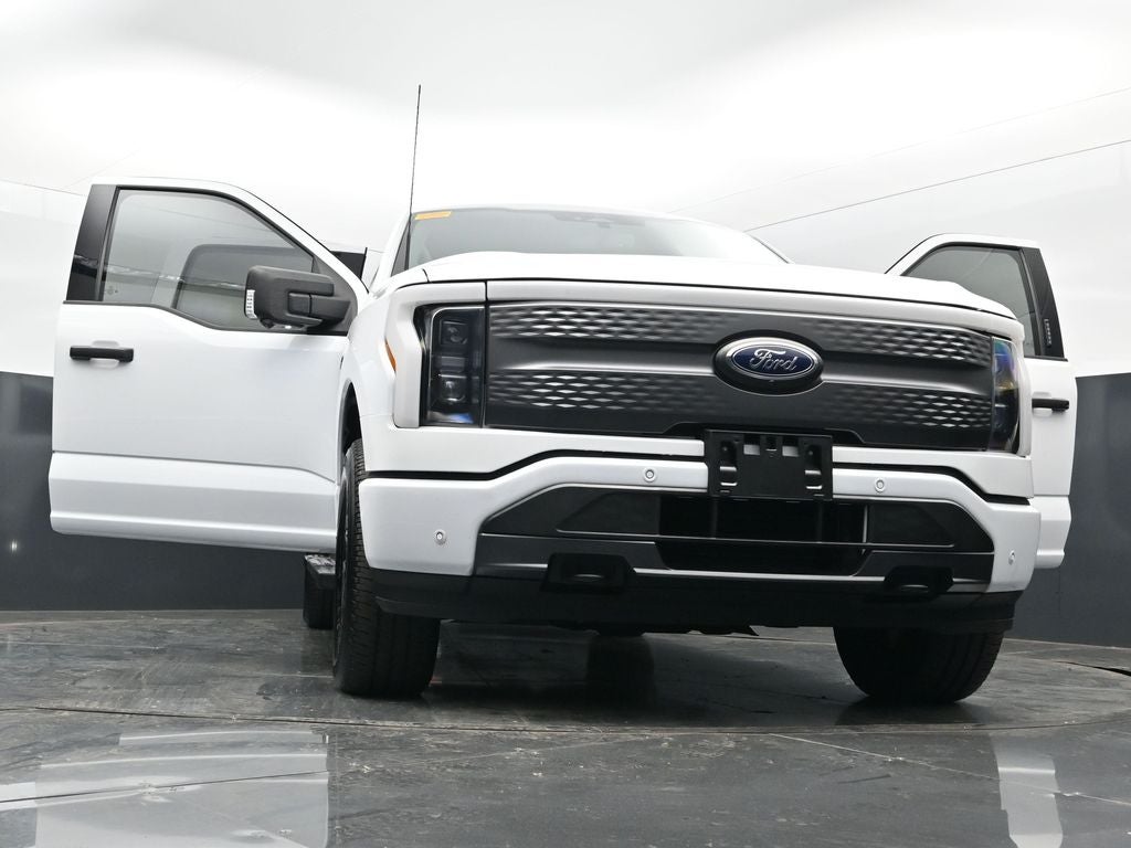 2023 Ford F-150 Lightning XLT