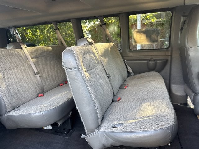 2025 Chevrolet Express 3500 LT Passenger