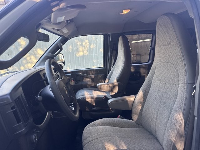2025 Chevrolet Express 3500 LT Passenger