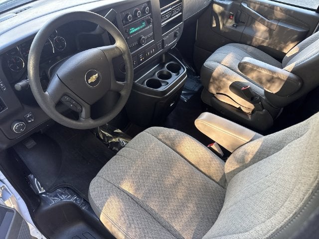 2025 Chevrolet Express 3500 LT Passenger