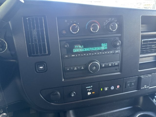 2025 Chevrolet Express 3500 LT Passenger