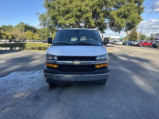 2025 Chevrolet Express 3500 LT Passenger