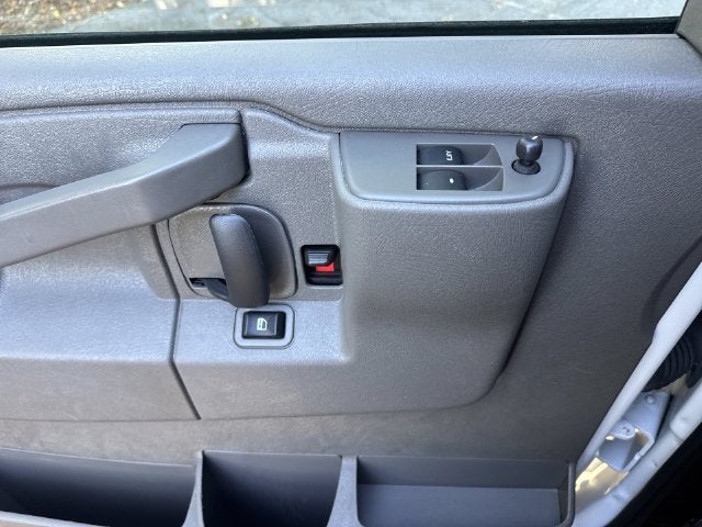 2025 Chevrolet Express 3500 LT Passenger