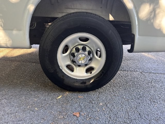 2025 Chevrolet Express 3500 LT Passenger