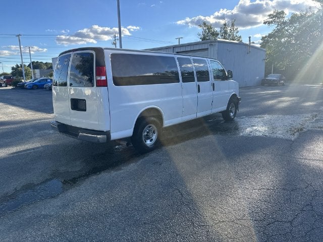 2025 Chevrolet Express 3500 LT Passenger
