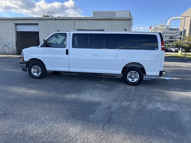 2025 Chevrolet Express 3500 LT Passenger