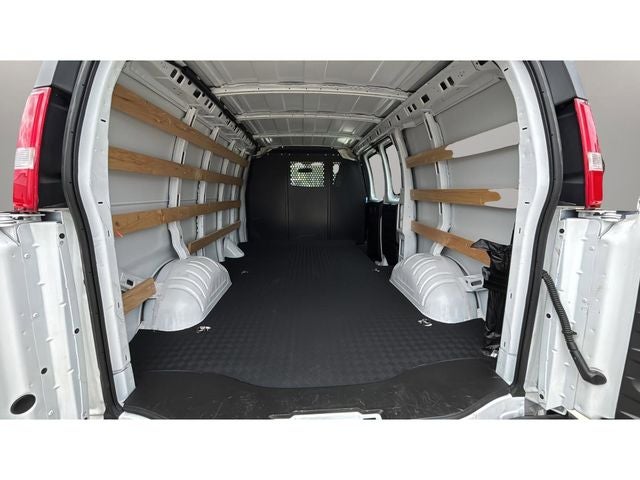 2024 Chevrolet Express 2500 Work Van Cargo