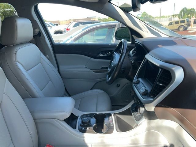 2022 GMC Acadia SLT