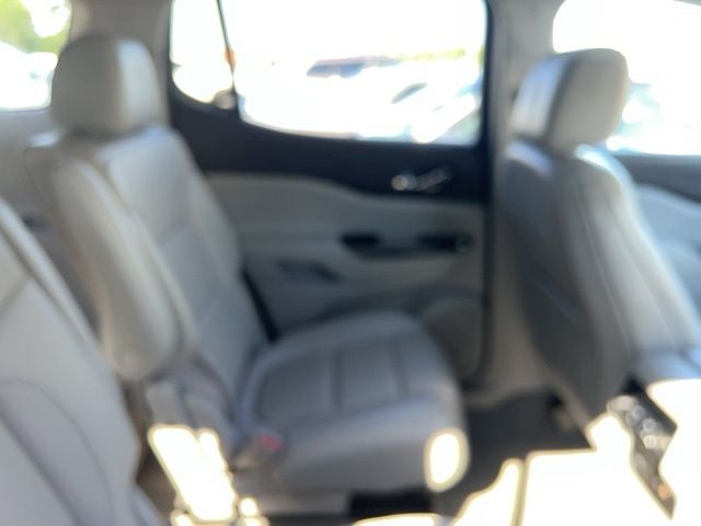 2022 GMC Acadia SLT
