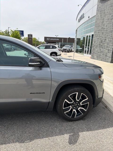 2021 GMC Acadia SLT