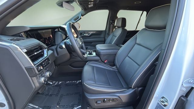 2025 GMC Yukon Elevation