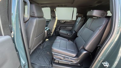 2025 Chevrolet Suburban RST