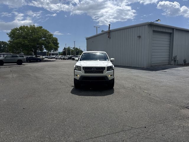 2022 Nissan Frontier SV