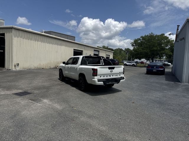 2023 Nissan Frontier SV