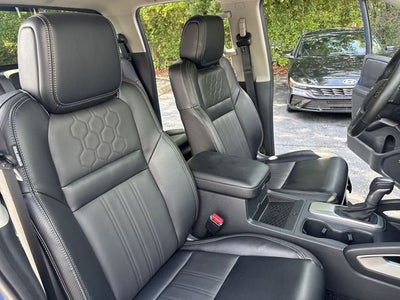 2025 Nissan Frontier SL