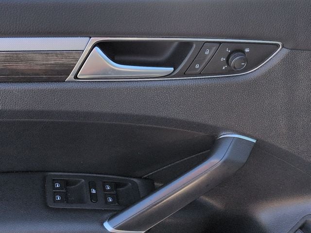 2018 Volkswagen Passat 2.0T SE